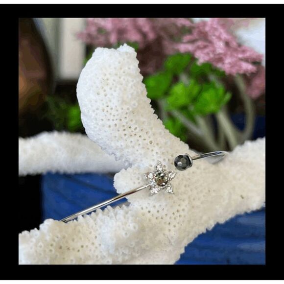 Ice Blossom Bracelet Swarovski Crystals Statement Bracelet - Picture 9 of 11